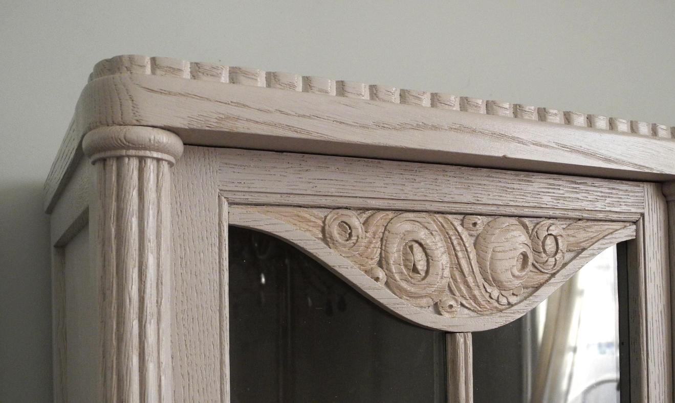 détail buffet double corps art déco