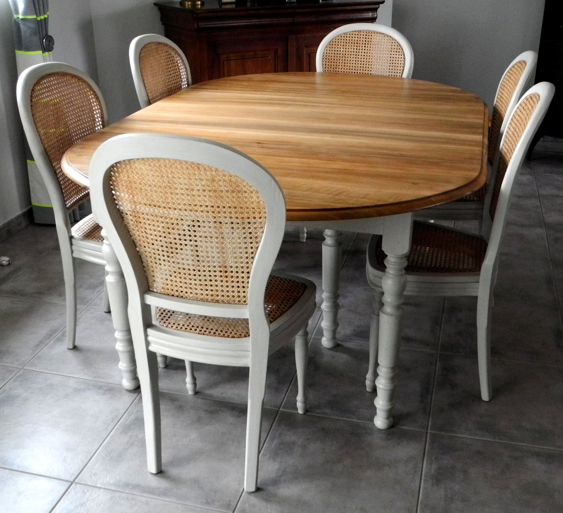 table et chaises cannées relookée